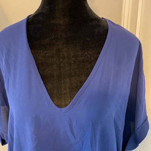 Lush Navy Blue size small ladies top, soft sheer material. EUC no defects - Picture 3 of 8